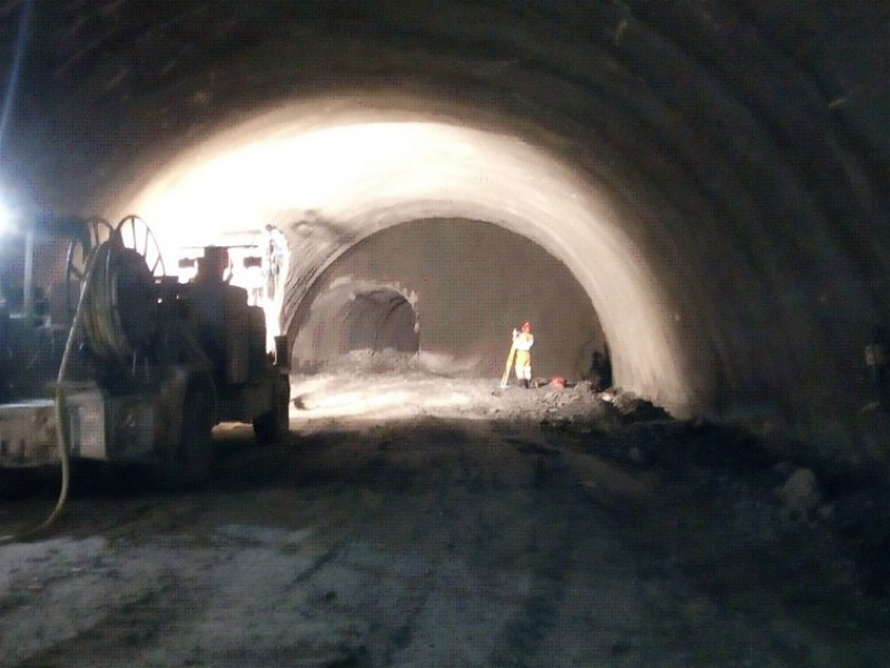 Diaľnica D1, Hričovské Podhradie – Lietavská Lúčka, tunel Ovčiarsko