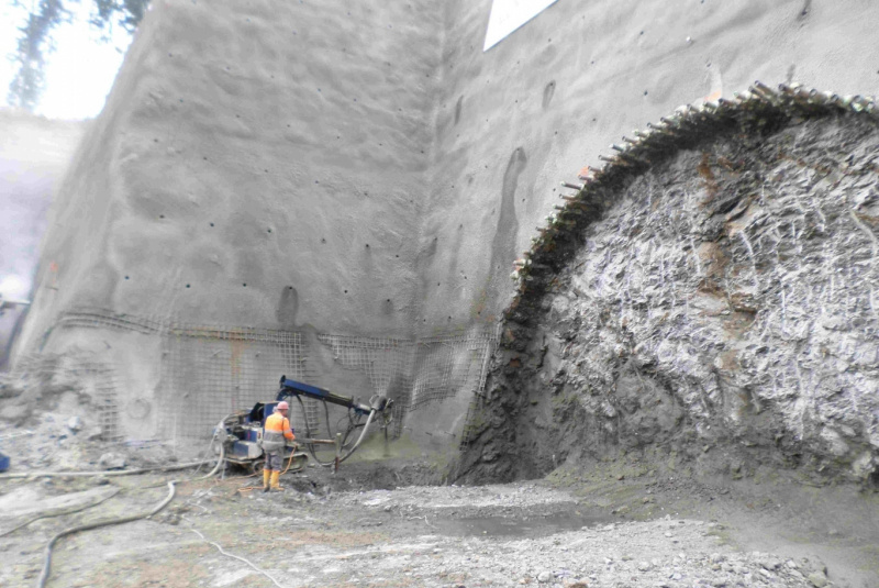  Referencie / Diaľnica D1, Hubová – Ivachnová, Tunel Čebrať - foto