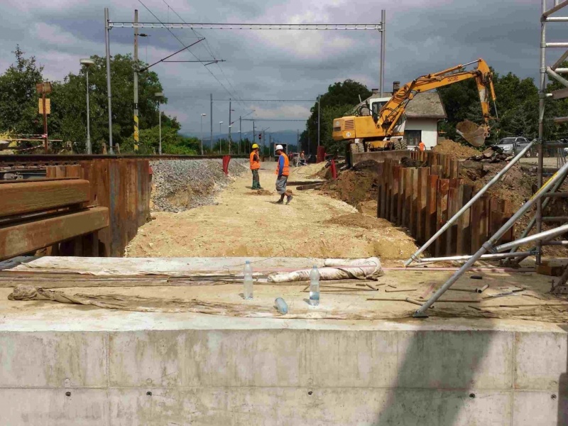 ŽSR, Modernizácia železničnej trate Nové Mesto nad Váhom - Púchov, žkm 100,500 - 159,100 pre traťovú rýchlosť do 160 km/hod. - III. etapa, UČS 32 - 33.03 Tr. úsek Trenčín - Tr. Teplá, zast. Opatová, Podchod pre chodcov v nžkm 127,168 